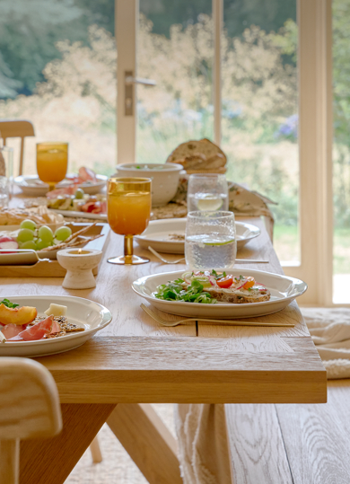 Dining room furniture - Durham Round Dining Table in Natural Oak
