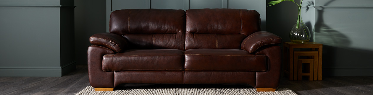Mixing Leather and Fabric Sofas