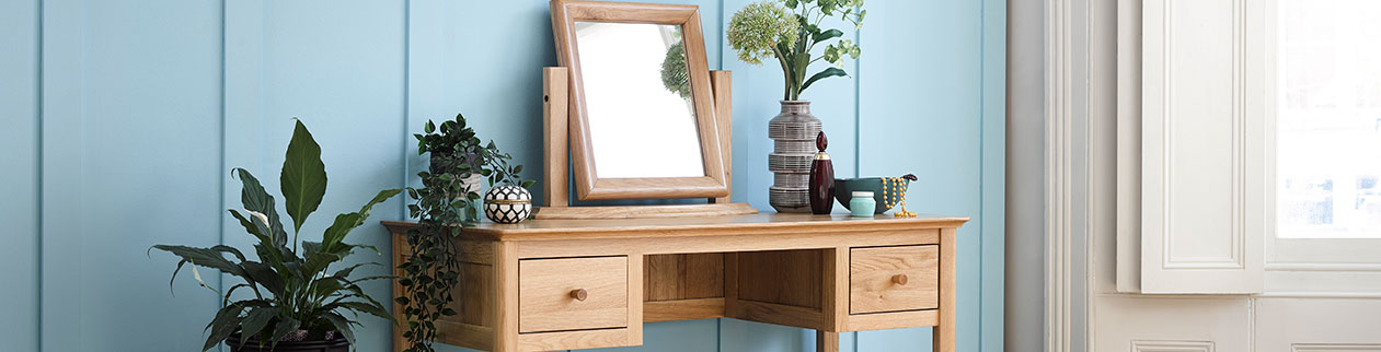  Dressing table ideas and how to arrange your makeup table