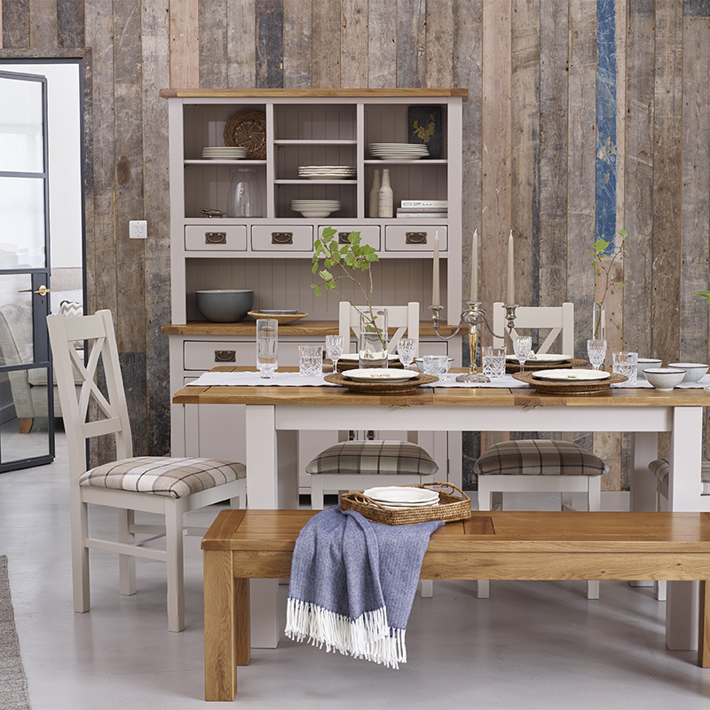 Open plan vs closed plan dining