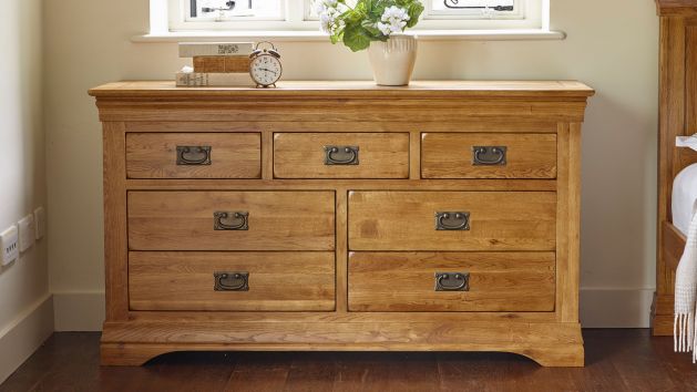 Oak Chest of Drawers