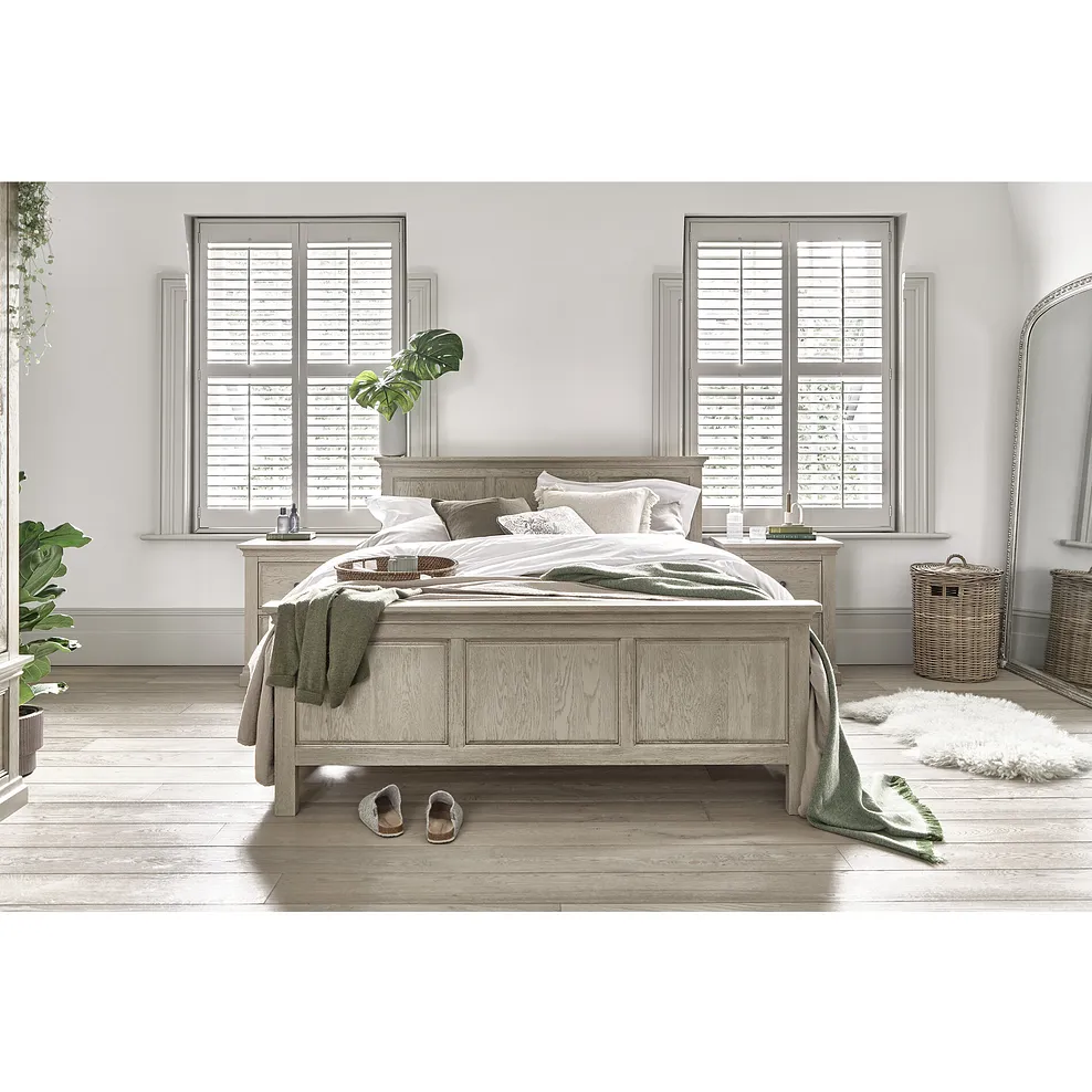 Burleigh Light Grey King-Size Bed - Solid Hardwood 1