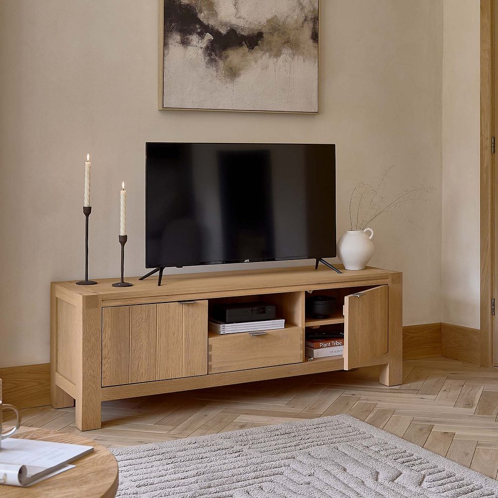 Highworth Natural Solid Oak Large TV Unit 2