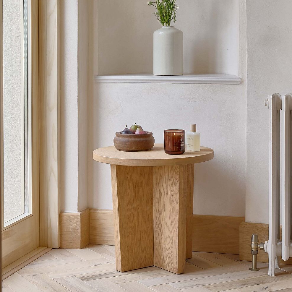 Highworth Natural Solid Oak Round Side Table 2