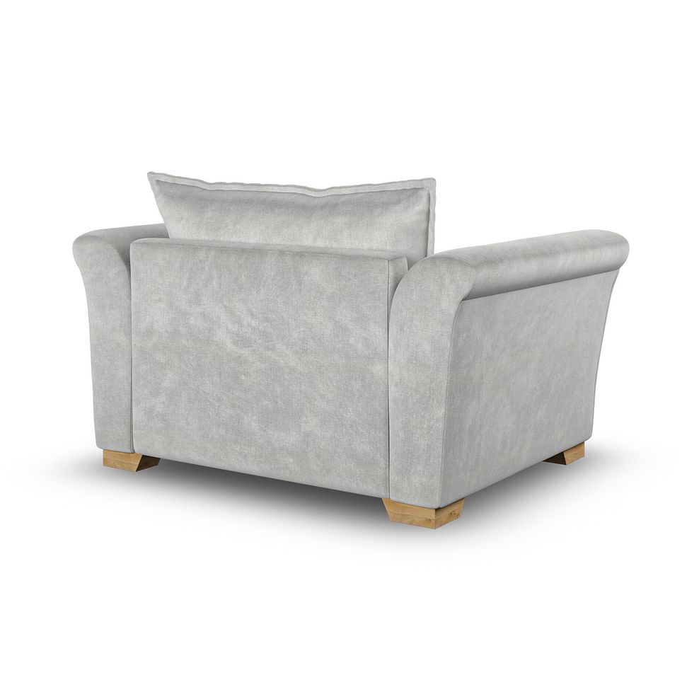 Milldale Loveseat in Garda Showers Fabric with Grey Scatters 3