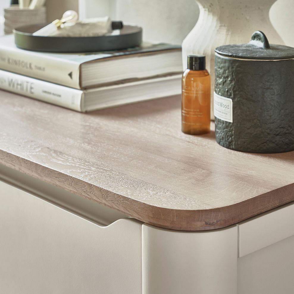 Otto Smoked Oak Finish and Cashmere Painted 7 Drawer Chest 3