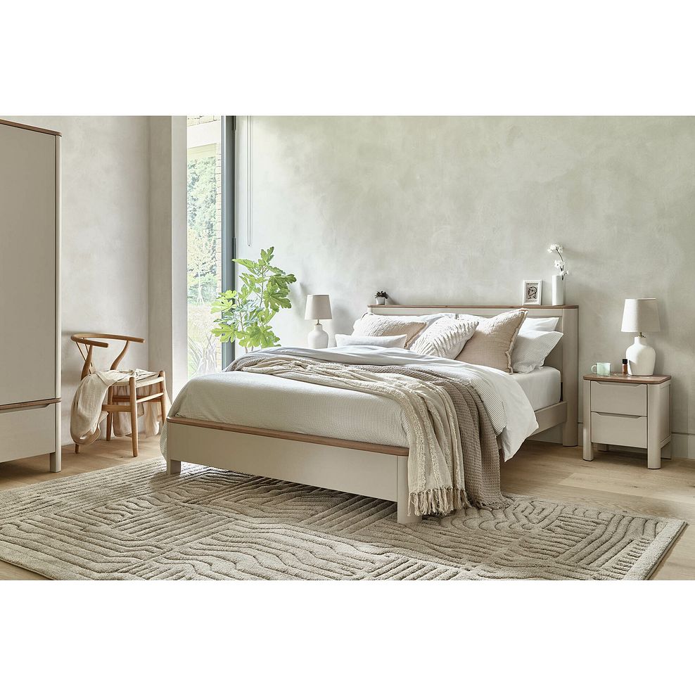 Otto Smoked Oak Finish and Cashmere Painted King-Size Bed 2