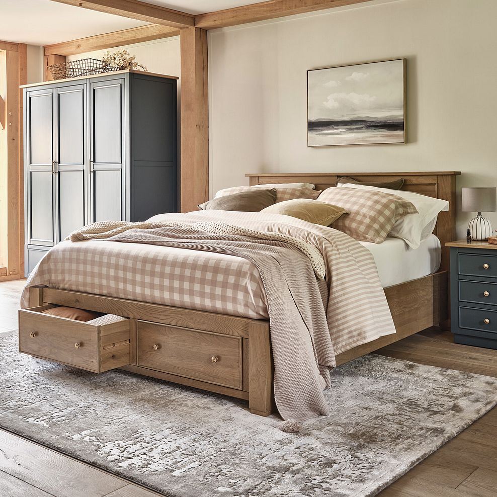 Richmond Smoked Oak Finish Storage King-size Bed 2