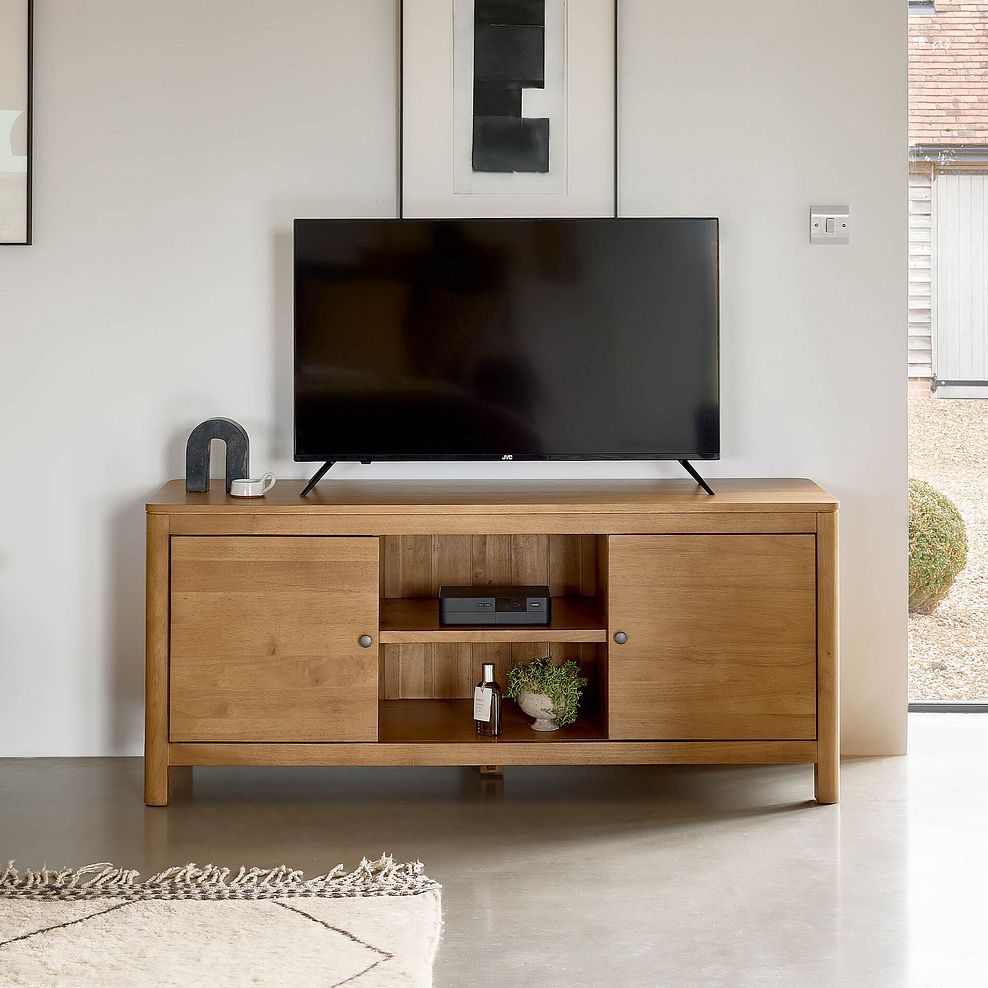 Savannah Solid Heveawood Large TV Unit 2