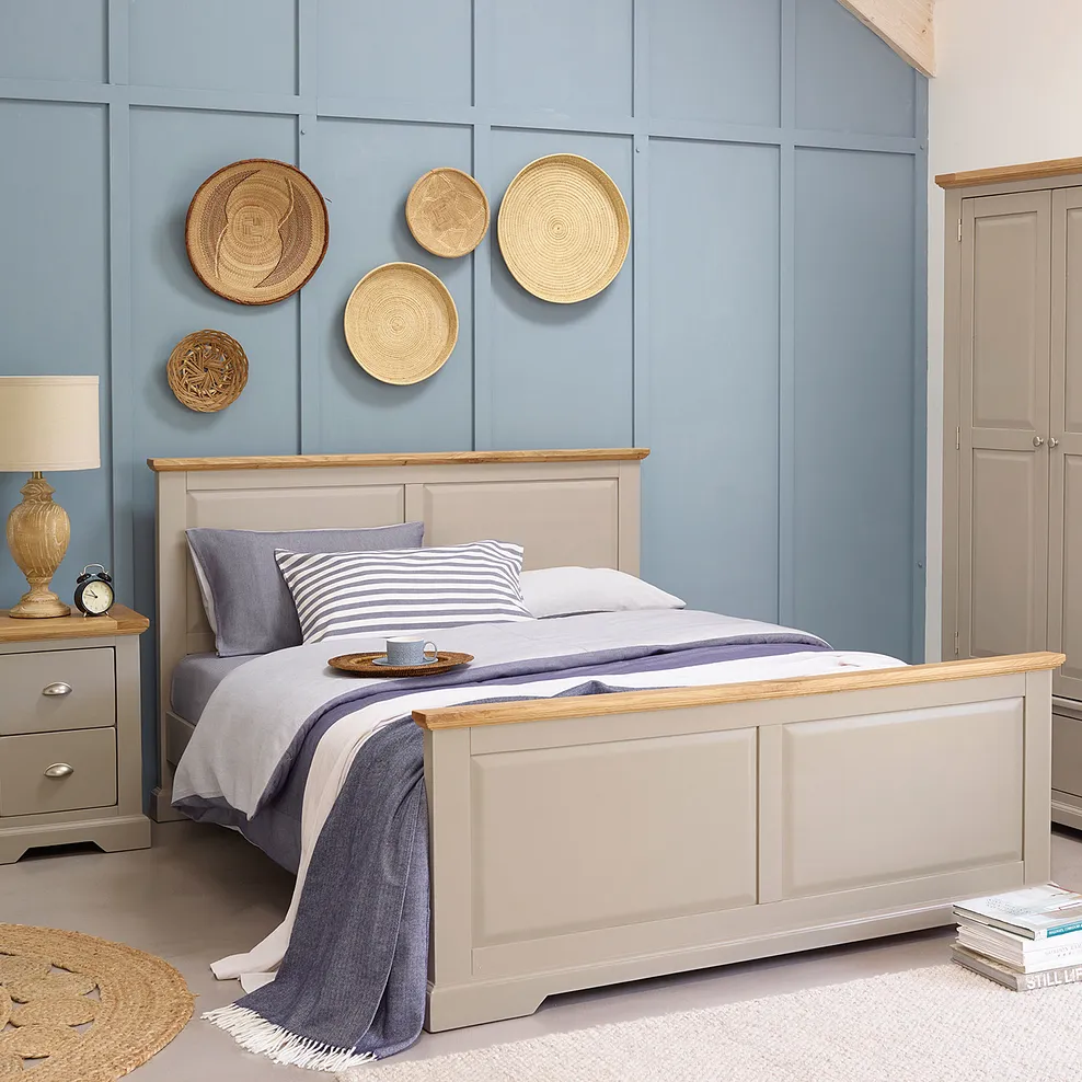 St Ives Natural Oak and Light Grey Painted 4ft 6" Double Bed 1